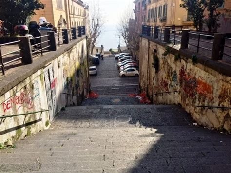 fendi napoli via luca giordano|Napoli, volontari ripuliscono le scale di Via Luca Giordano .